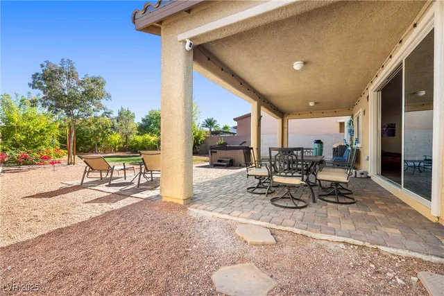 $950,000 | 994 River Garden Court, Henderson, NV 89002