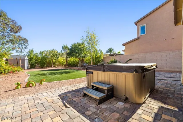 $950,000 | 994 River Garden Court, Henderson, NV 89002