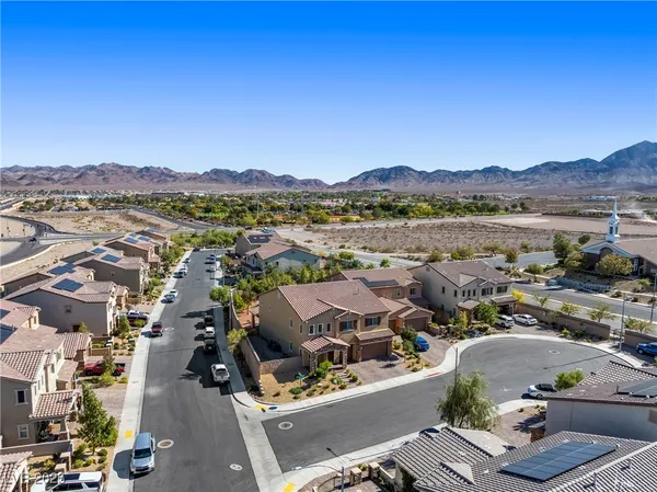 $950,000 | 994 River Garden Court, Henderson, NV 89002
