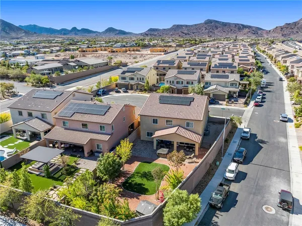 $950,000 | 994 River Garden Court, Henderson, NV 89002