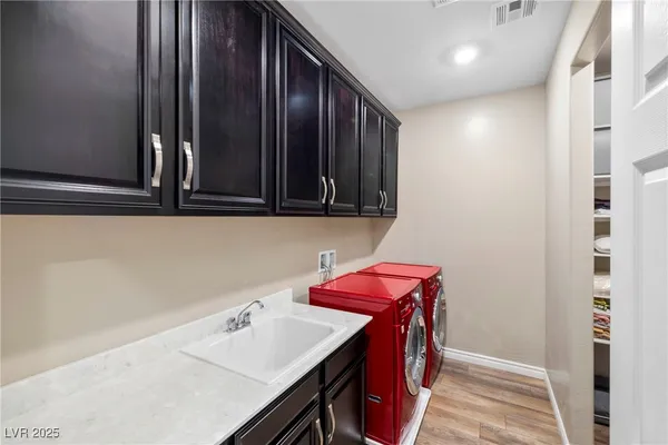 $950,000 | 994 River Garden Court, Henderson, NV 89002