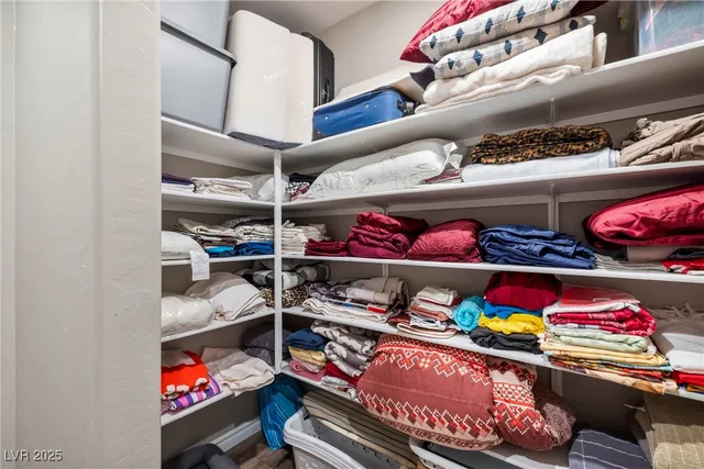 $950,000 | 994 River Garden Court, Henderson, NV 89002