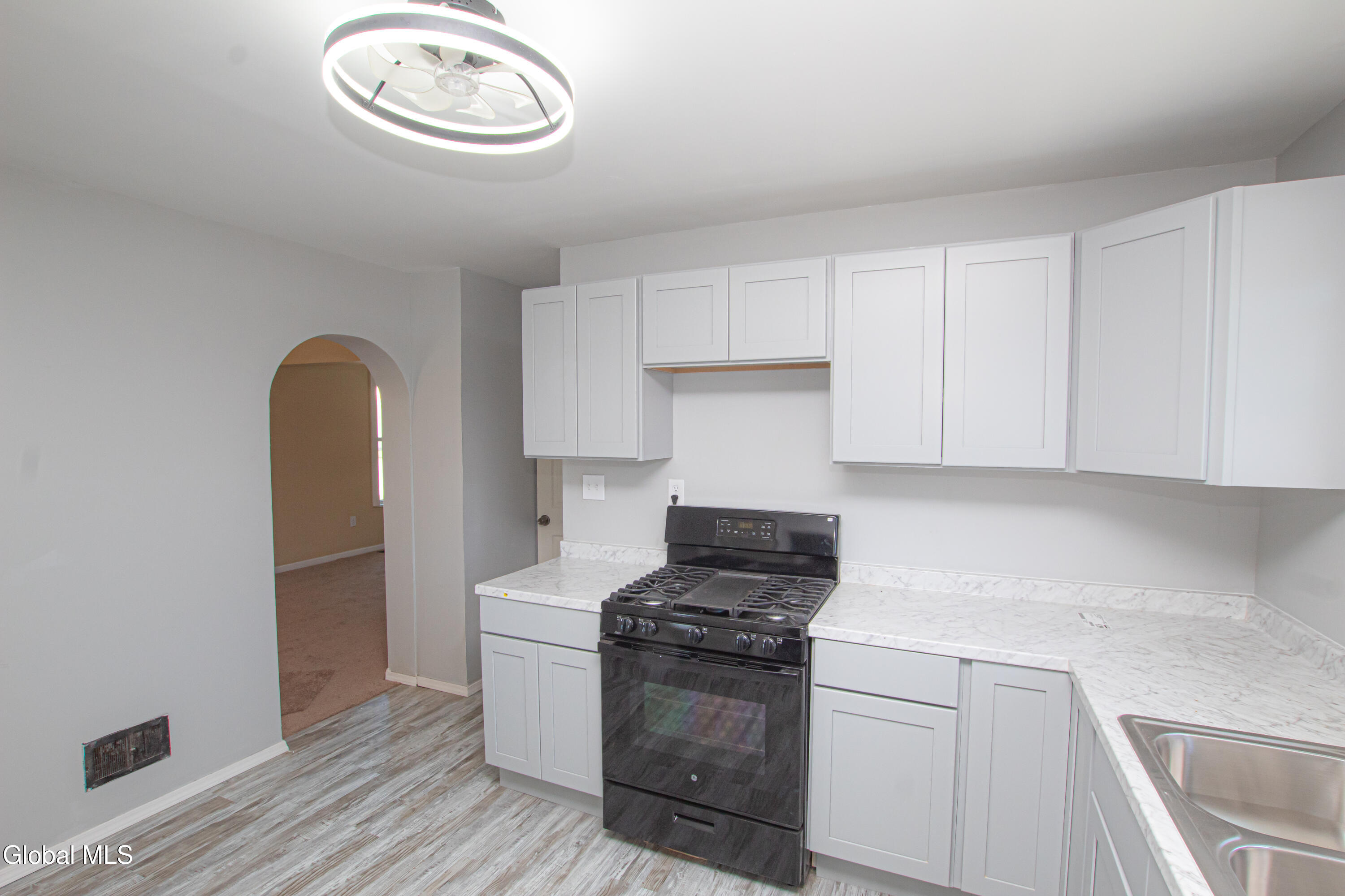 18 Newman Street Gloversville, NY 12078 - Photo 12 of 35 18 Newman St-27