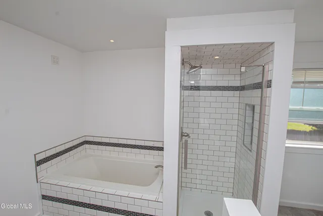 $209,900 | 18 Newman Street, Gloversville, NY 12078