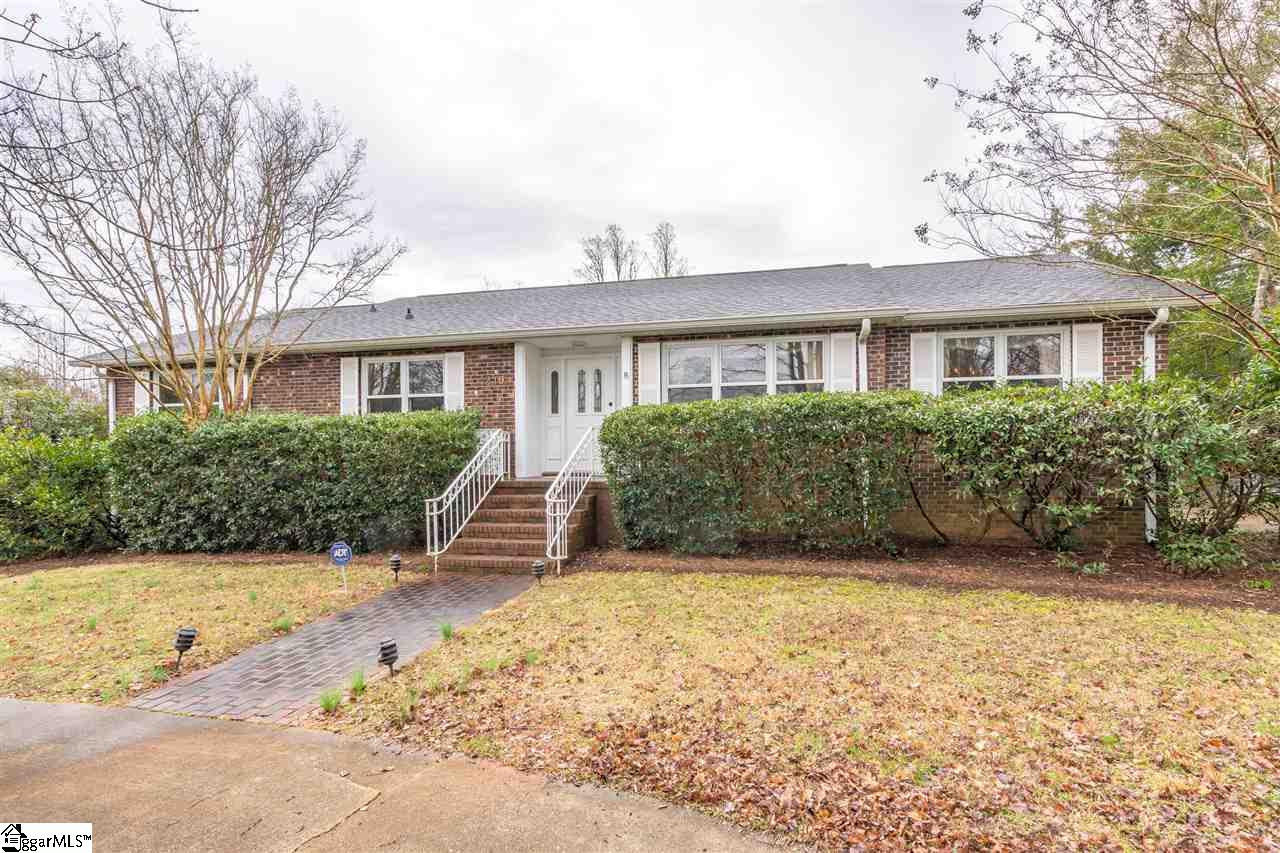 219 Rutledge Lake Road Greenville, SC 29617 - Photo 1 of 36 Gallery Image 1