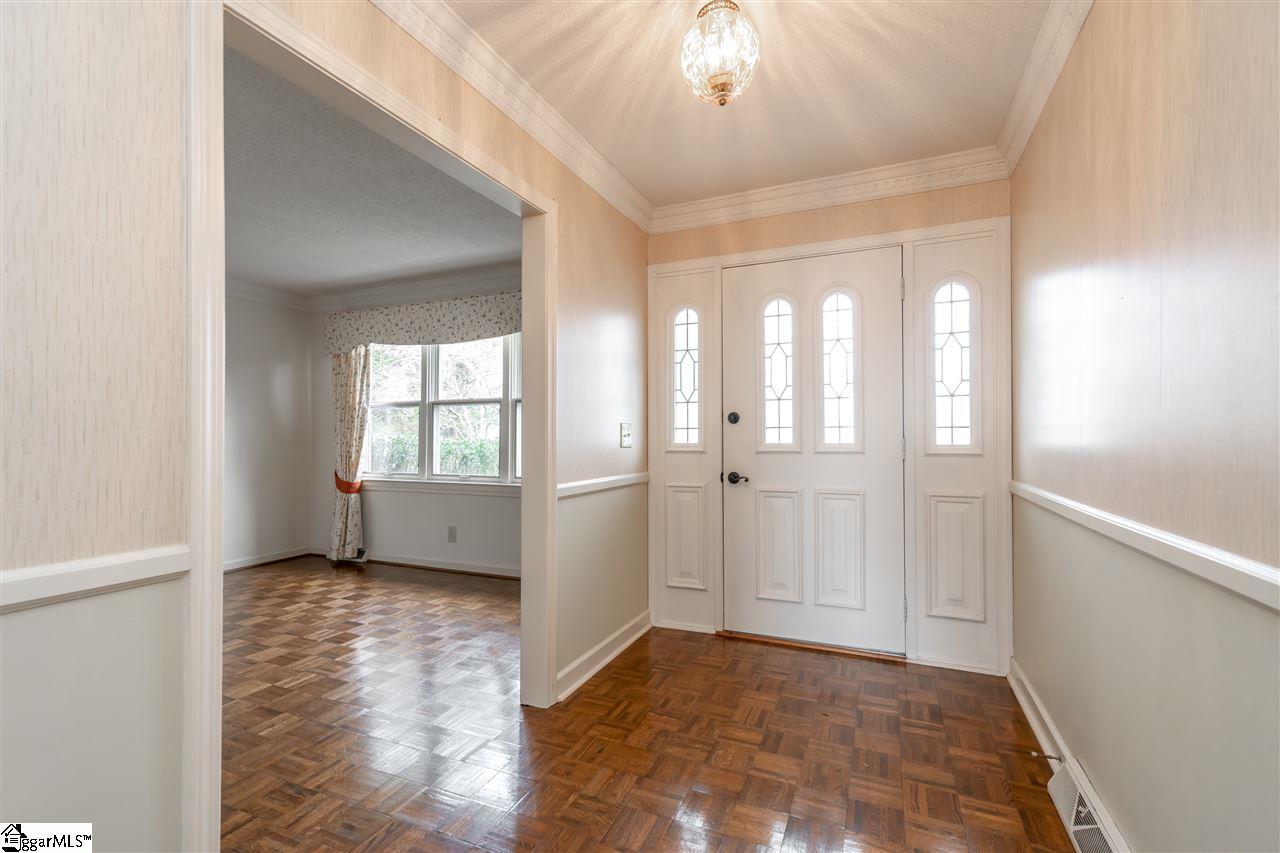219 Rutledge Lake Road Greenville, SC 29617 - Photo 3 of 36 Gallery Image 3