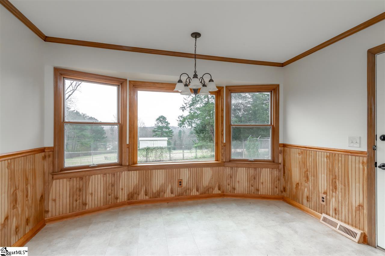 219 Rutledge Lake Road Greenville, SC 29617 - Photo 7 of 36 Gallery Image 7
