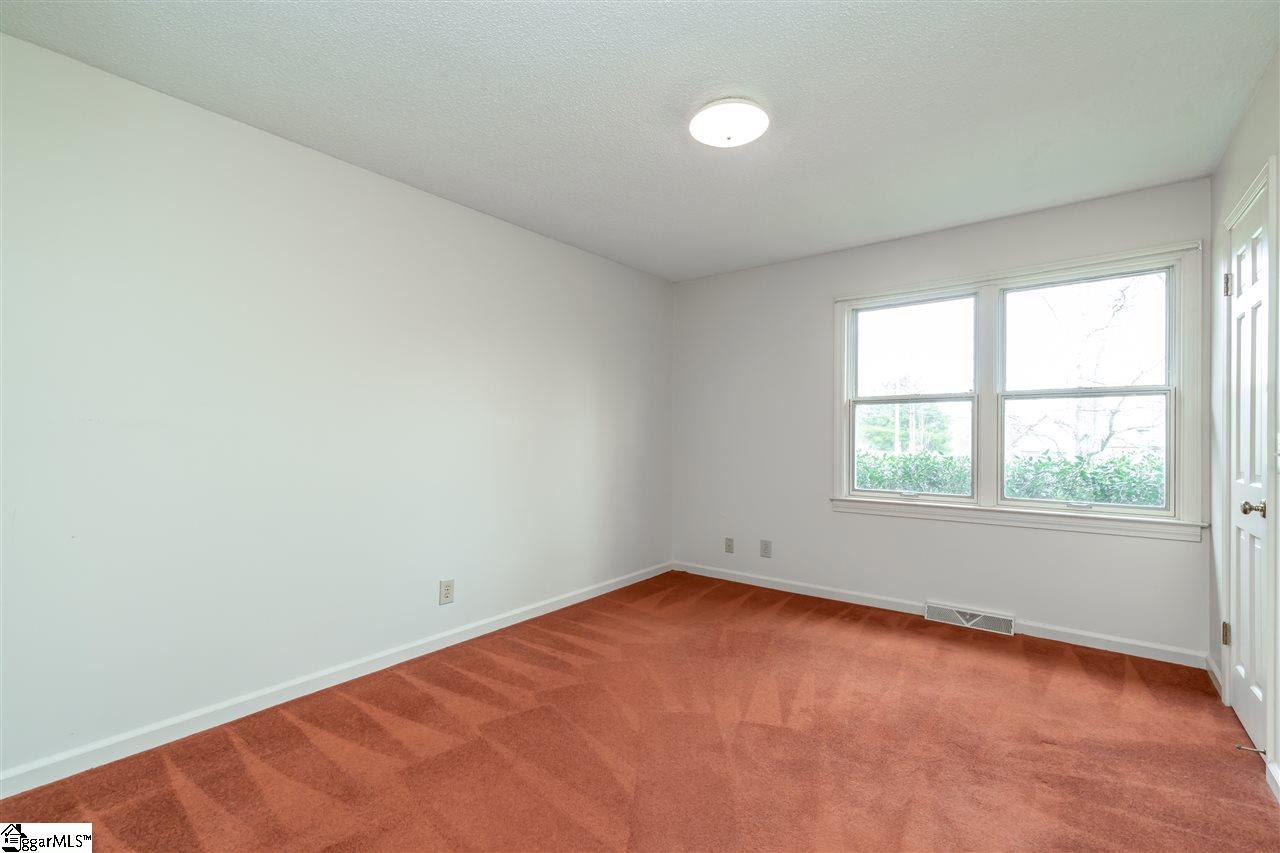 219 Rutledge Lake Road Greenville, SC 29617 - Photo 9 of 36 Gallery Image 9