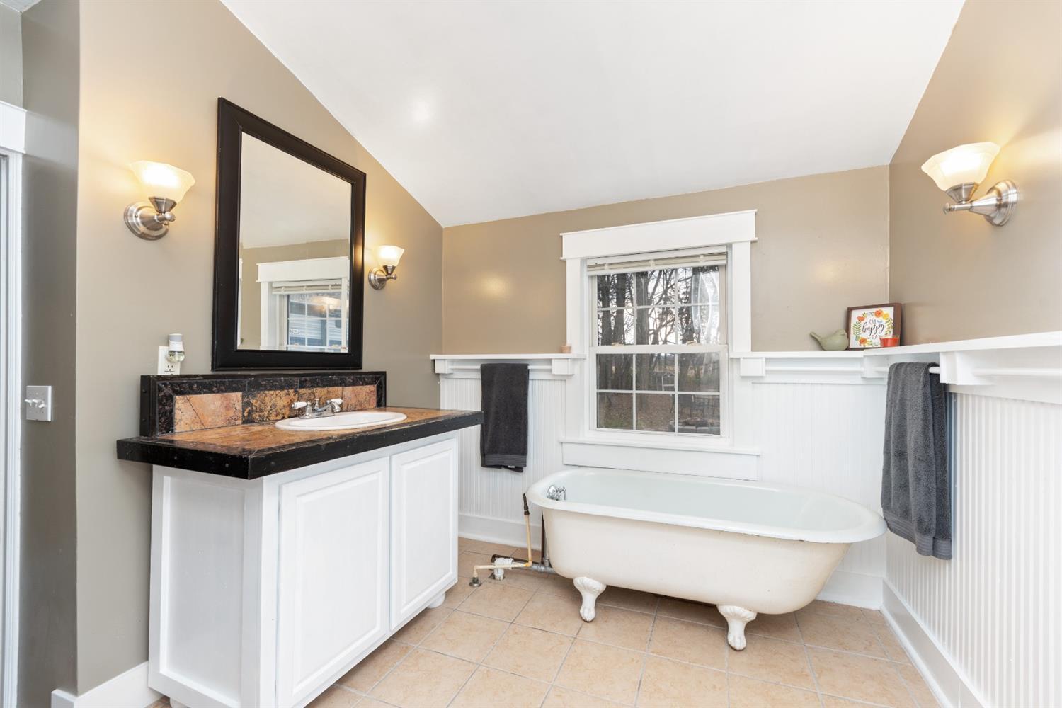 2044 Hunt Road Blanchester, OH 45107 - Photo 19 of 29 Gallery Image 19