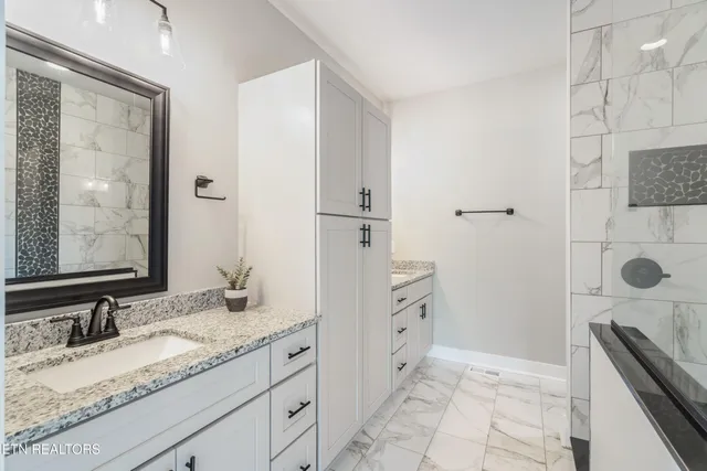 $579,900 | 1160 Meadow Walk Lane, Unit 58, Lenoir City, TN 37772