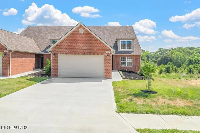 $579,900 | 1160 Meadow Walk Lane, Unit 58, Lenoir City, TN 37772