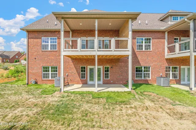 $579,900 | 1160 Meadow Walk Lane, Unit 58, Lenoir City, TN 37772