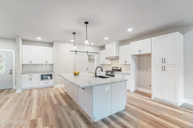 $579,900 | 1160 Meadow Walk Lane, Unit 58, Lenoir City, TN 37772