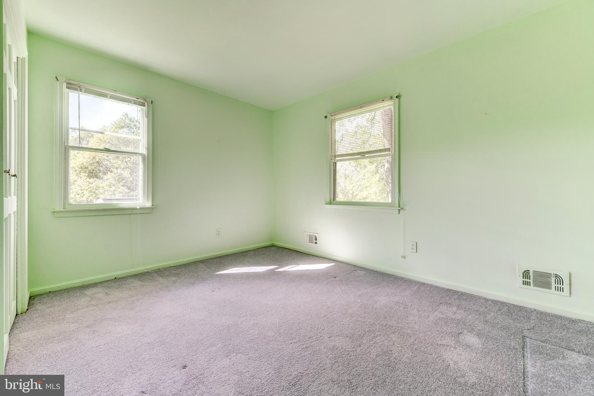 802 Ramshead Circle Cockeysville, MD 21030 - Photo 21 of 33 Corner bedroom #3 with optimal lighting
