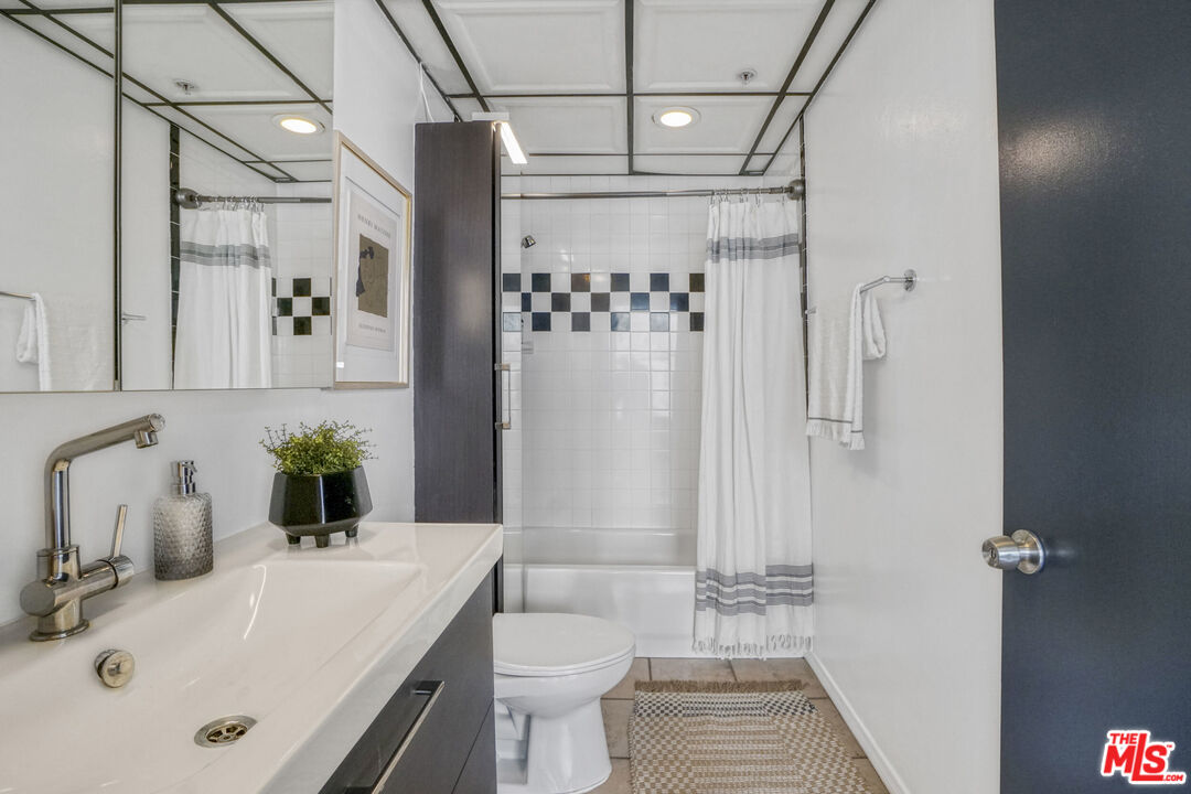 108 West 2nd Street, Unit 915 Los Angeles, CA 90012 - Photo 20 of 27 Gallery Image 20