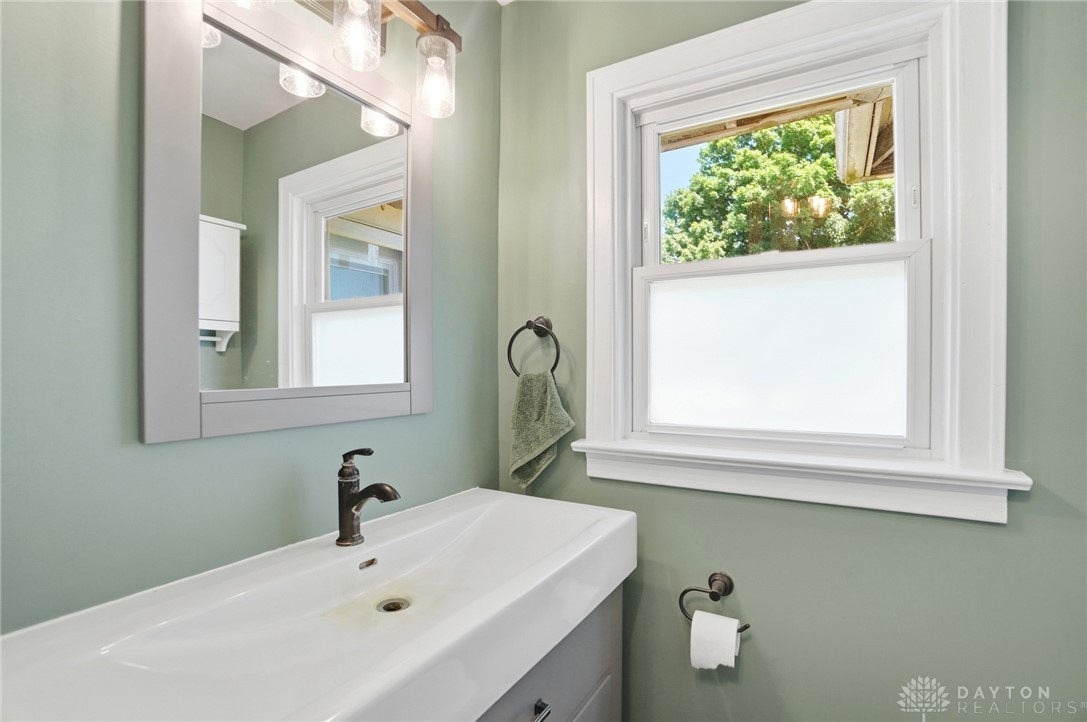 2255 Ginghamsburg-Frederick Road Tipp City, OH 45371 - Photo 13 of 47