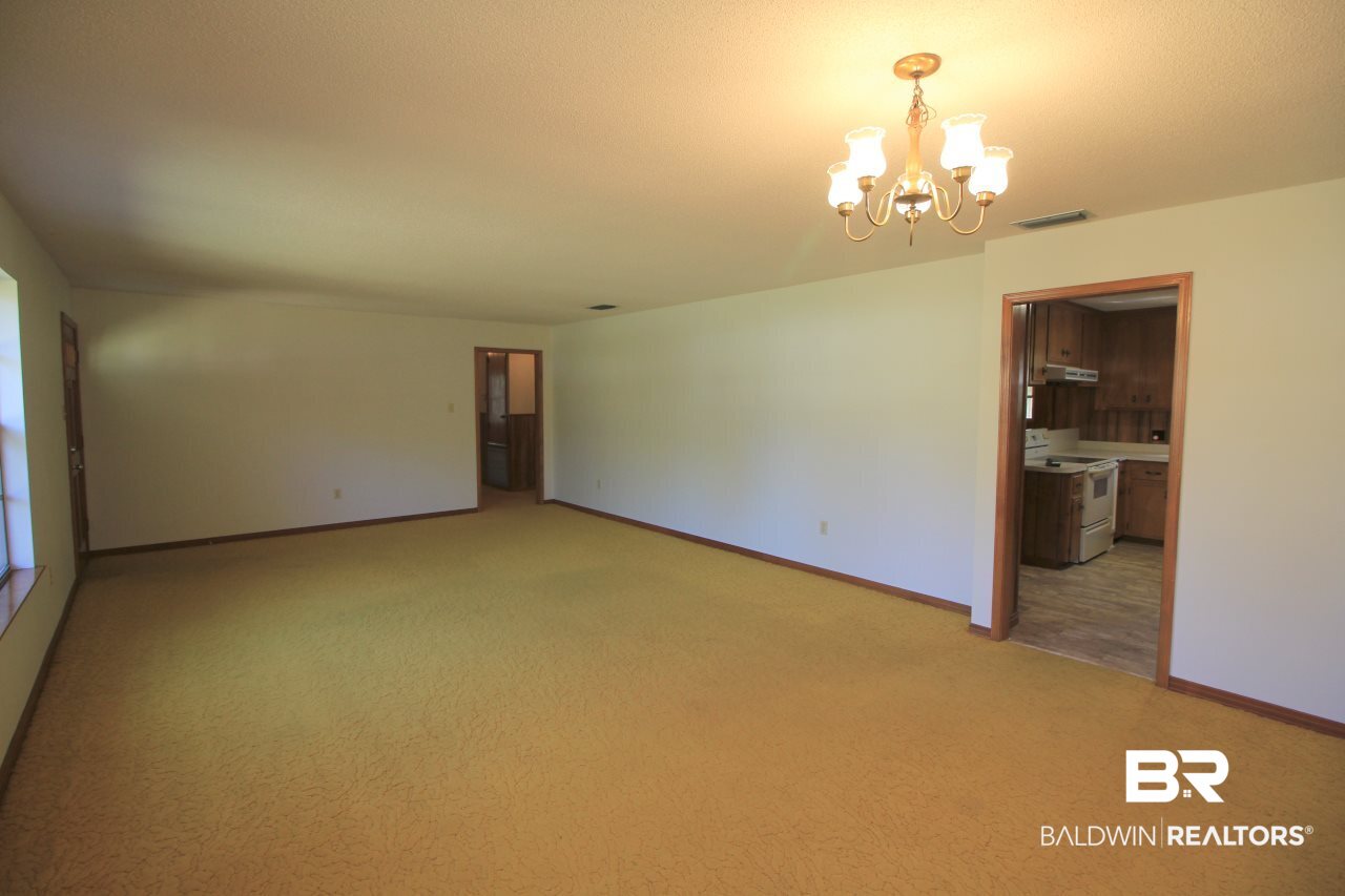 401 West Berry Avenue Foley, AL 36535 - Photo 13 of 29