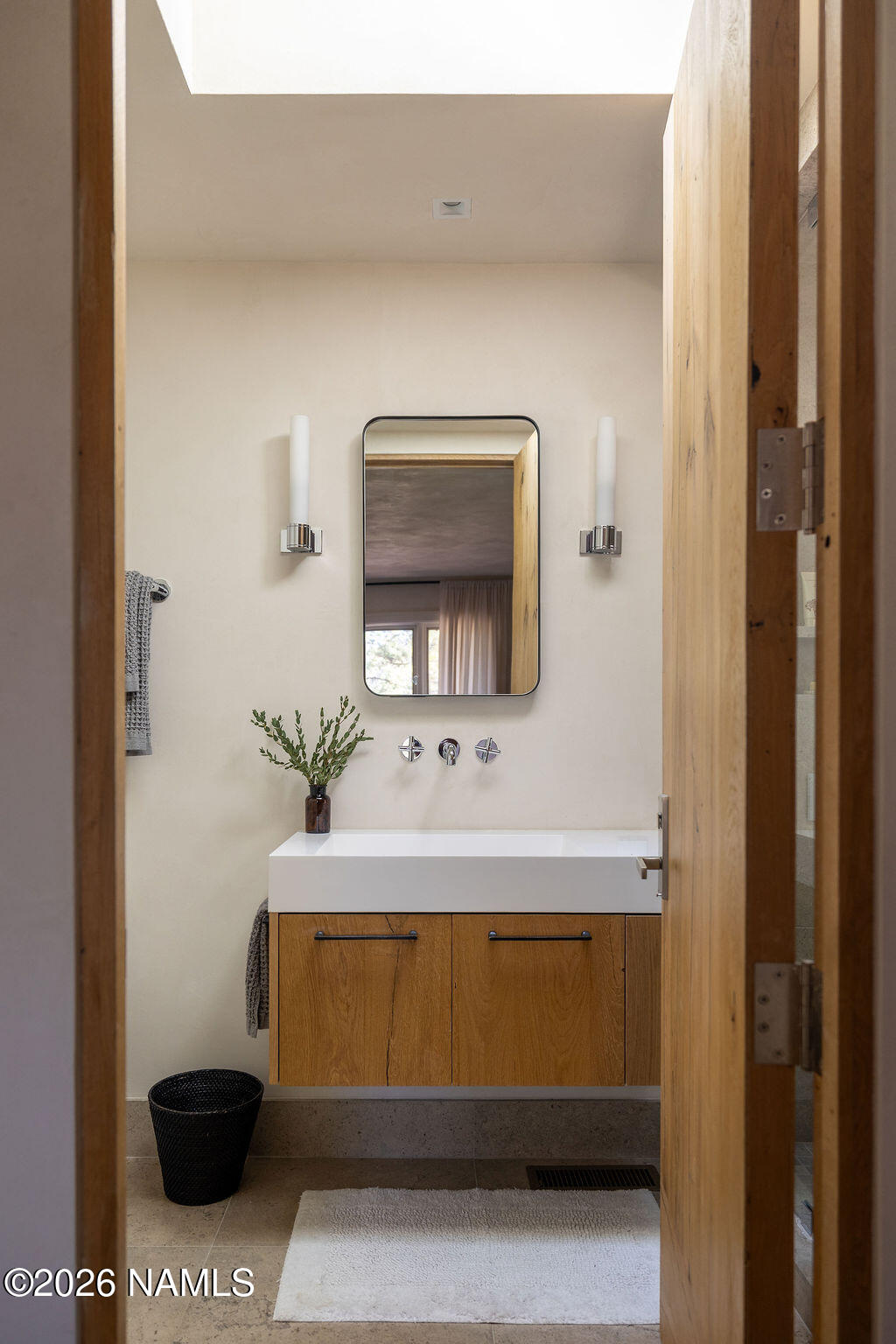 2575 Lindberg Spring Flagstaff, AZ 86005 - Photo 30 of 46 Guest Bathroom 2