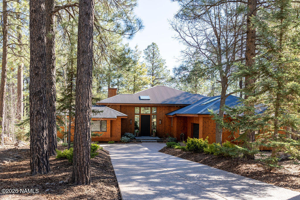 2575 Lindberg Spring Flagstaff, AZ 86005 - Photo 44 of 46 Front of House