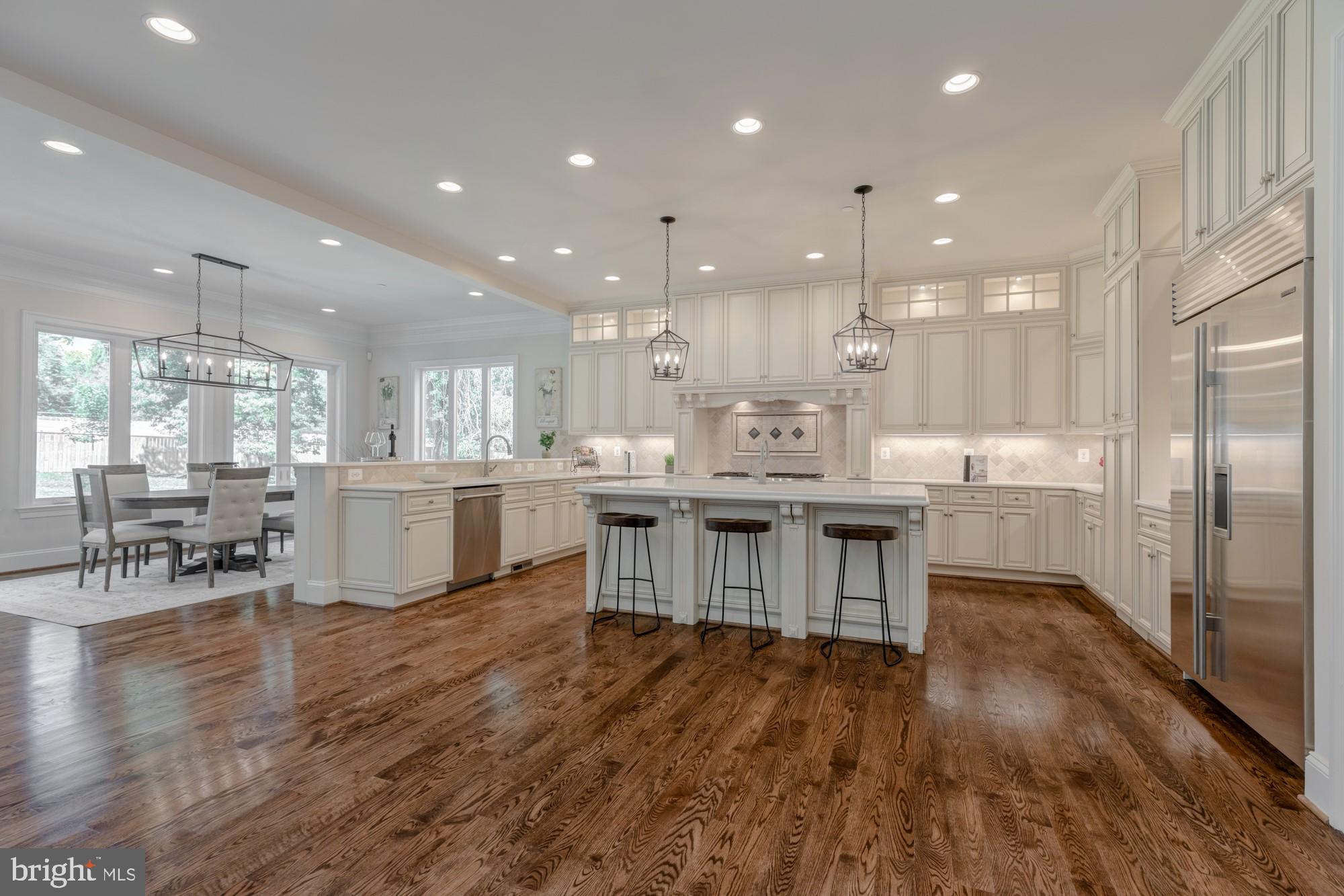 8412 Kingsgate Road Potomac, MD 20854 - Photo 4 of 20 Kitchen