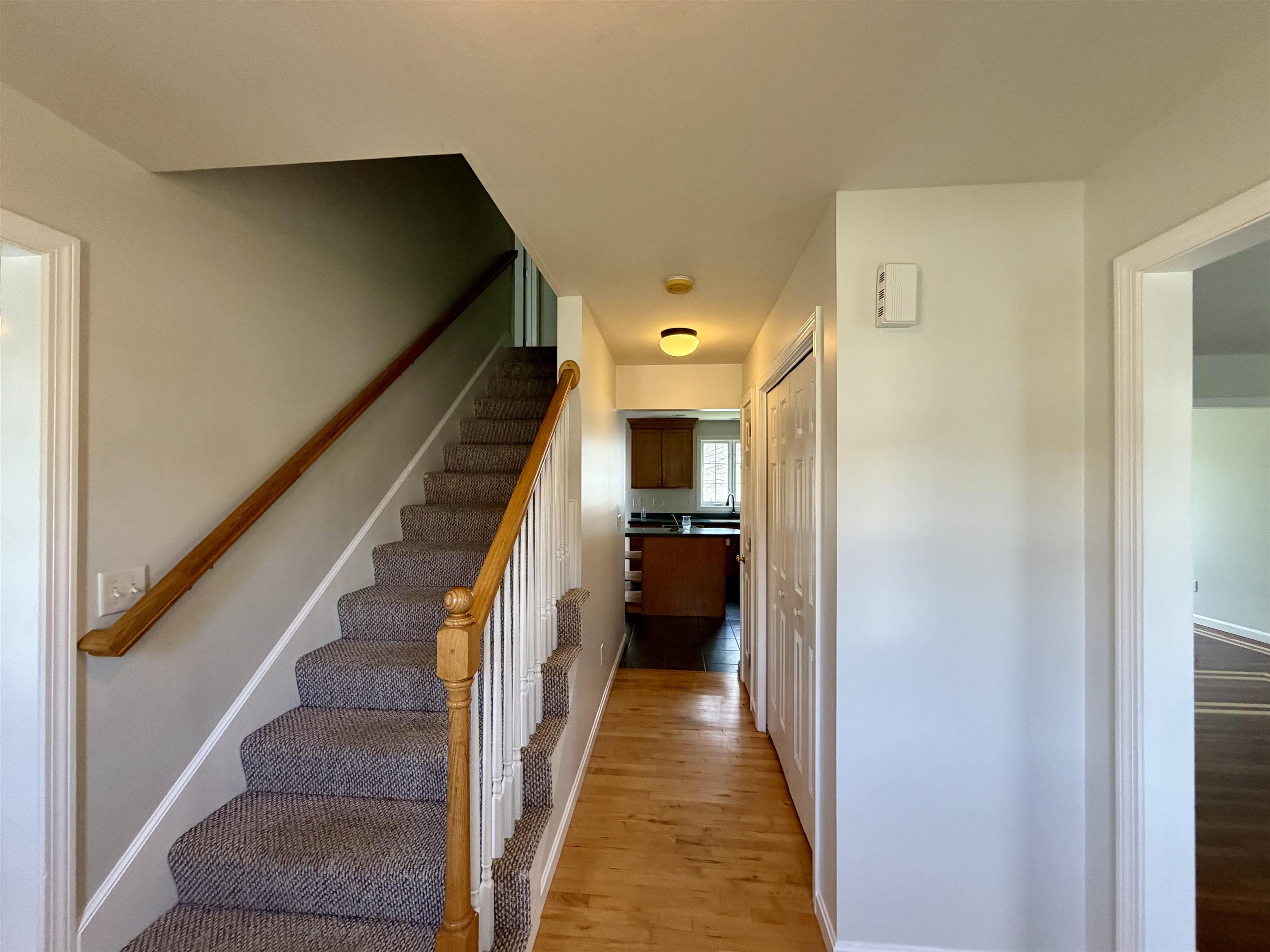 8 Normandy Way Nashua, NH 03063 - Photo 2 of 24