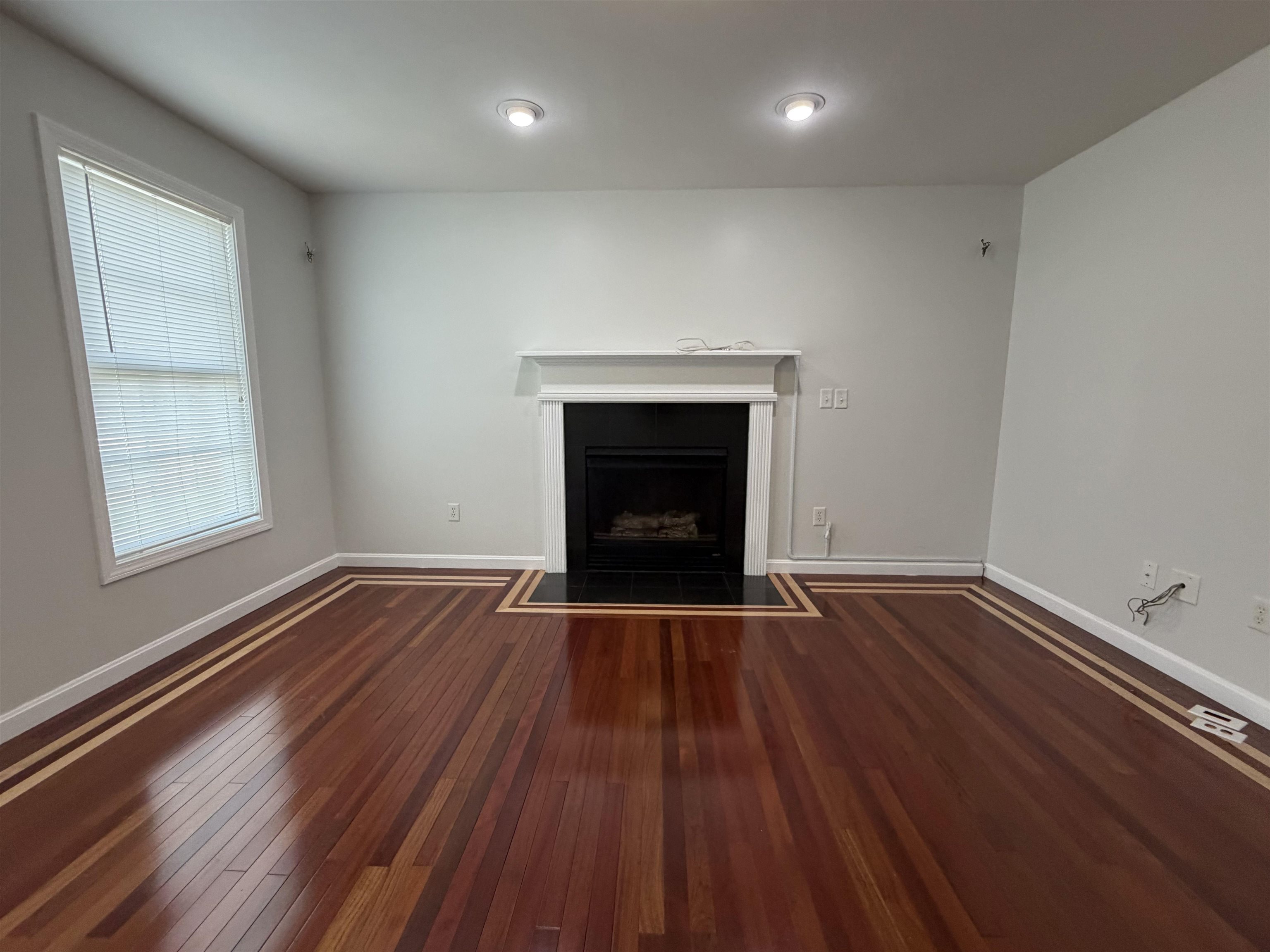 8 Normandy Way Nashua, NH 03063 - Photo 3 of 24