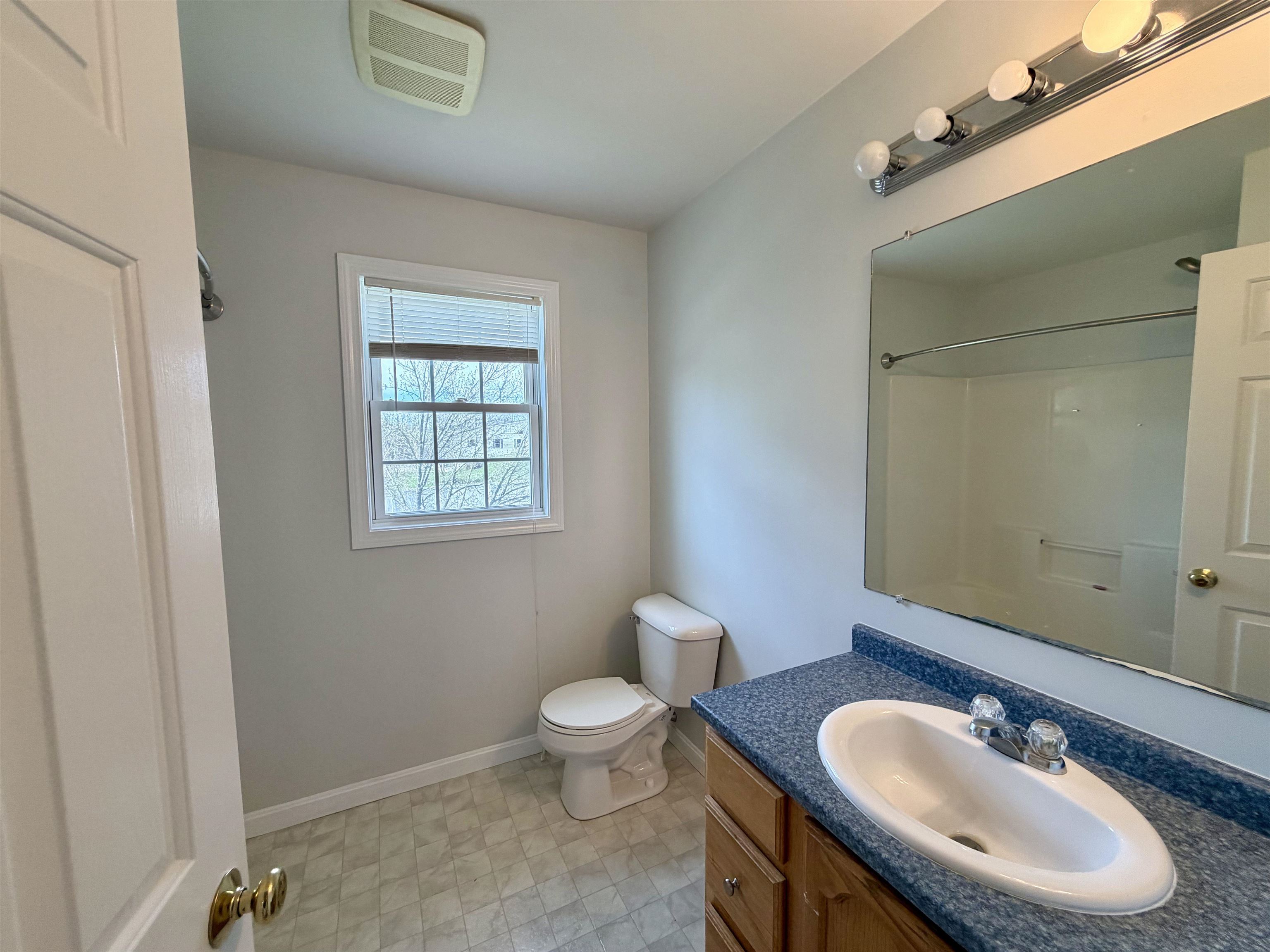 8 Normandy Way Nashua, NH 03063 - Photo 9 of 24