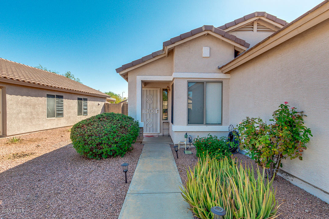 15039 West Redfield Road Surprise, AZ 85379 - Photo 5 of 32 05-Redfield