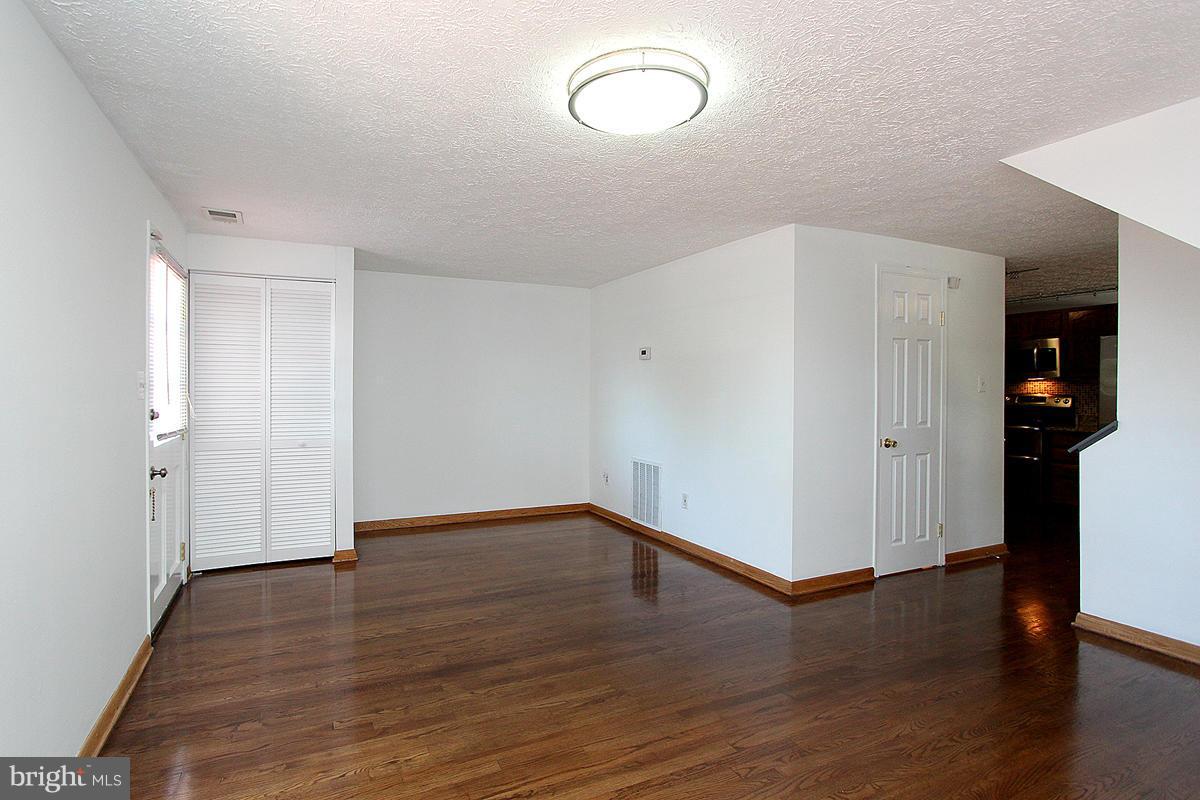 310 Legato Terrace Silver Spring, MD 20901 - Photo 22 of 29 Living Room