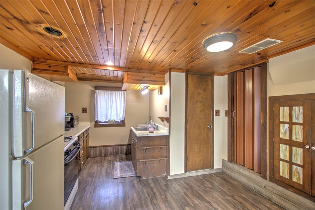 1403 Parkwood Place Decatur, IL 62521 - Photo 12 of 26 Gallery Image 12