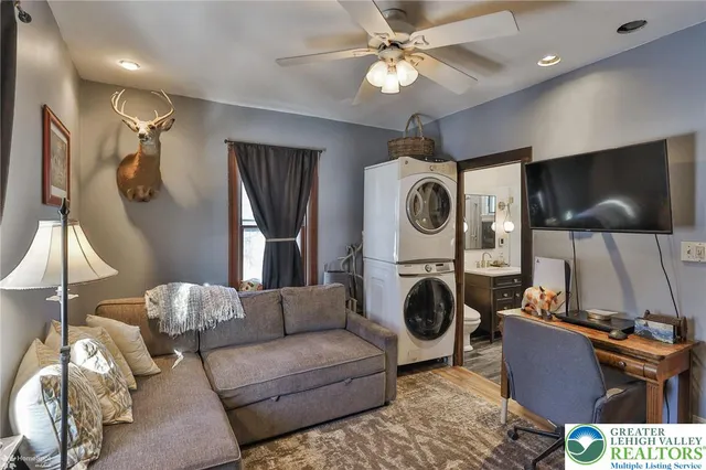 $659,900 | 507 East Station Avenue, Coopersburg, PA 18036