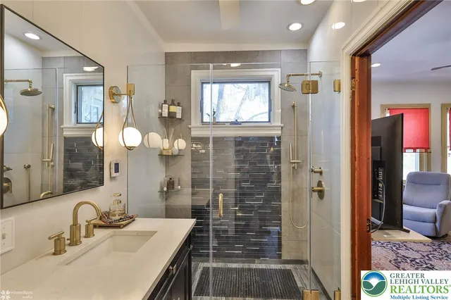 $659,900 | 507 East Station Avenue, Coopersburg, PA 18036