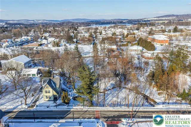 $659,900 | 507 East Station Avenue, Coopersburg, PA 18036