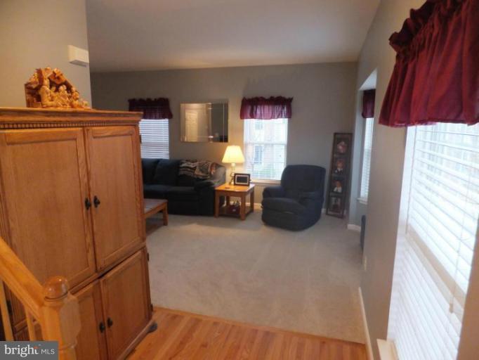 9234 Lorton Valley Road Lorton, VA 22079 - Photo 2 of 25 Living Room