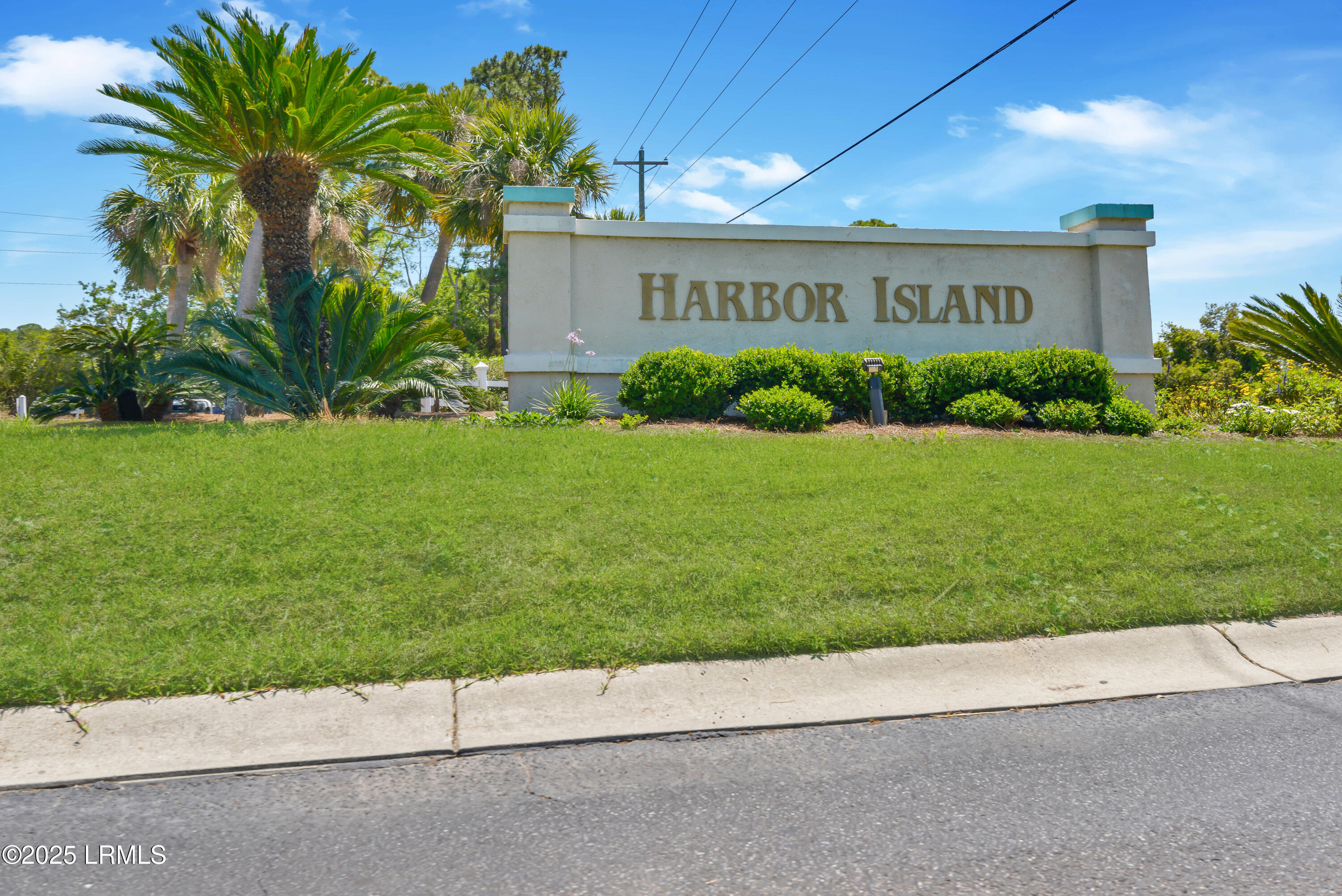 5 Cedar Reef, Unit D213 Harbor Island, SC 29920 - Photo 32 of 34 _ROB9491_1.jpg-FULL
