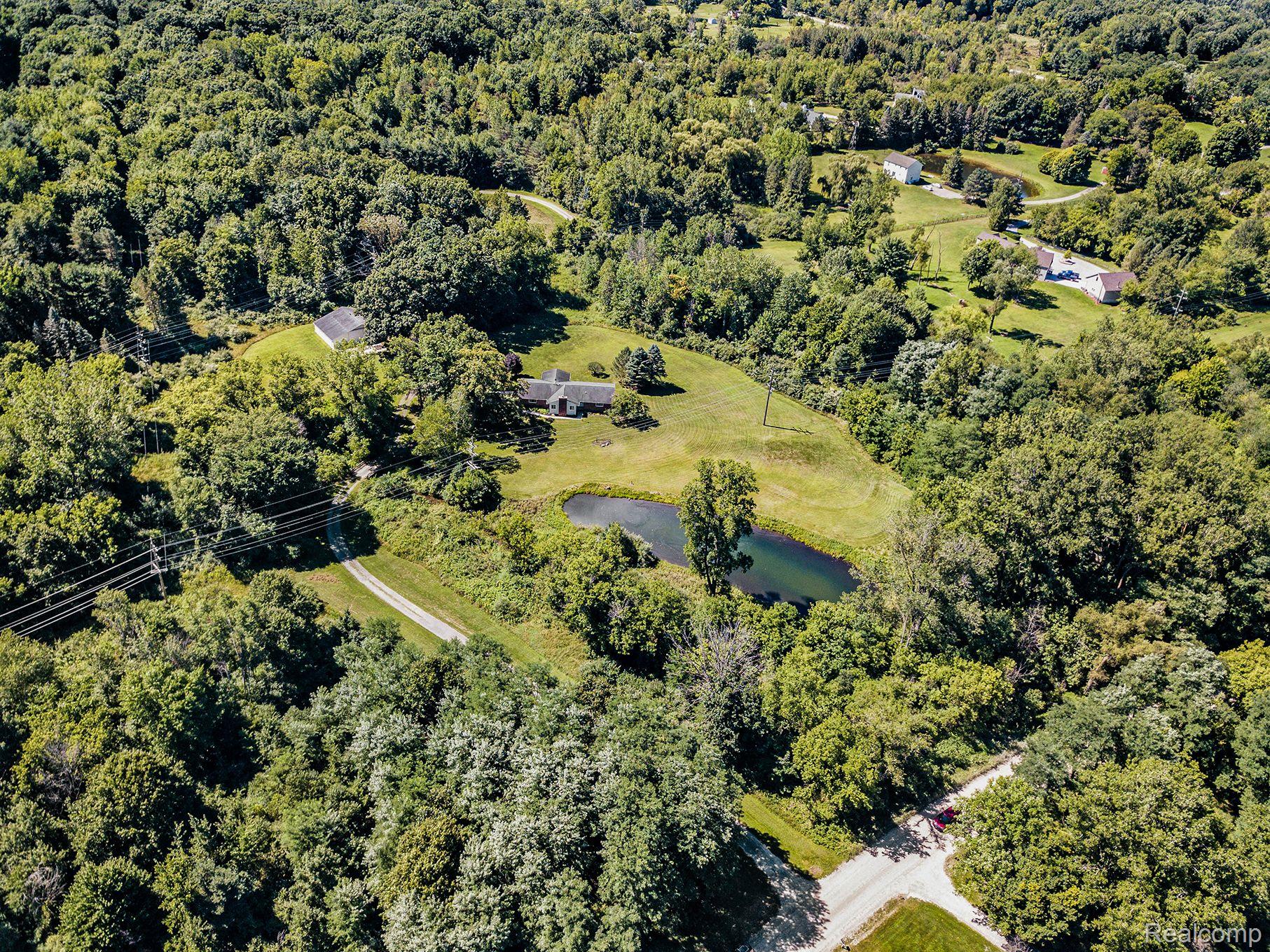 2320 Beck Road Howell, MI 48843 - Photo 37 of 37 Gallery Image 37