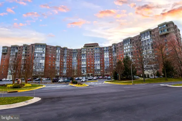 $349,000 | 3100 North Leisure World Boulevard, Unit 811, Silver Spring, MD 20906
