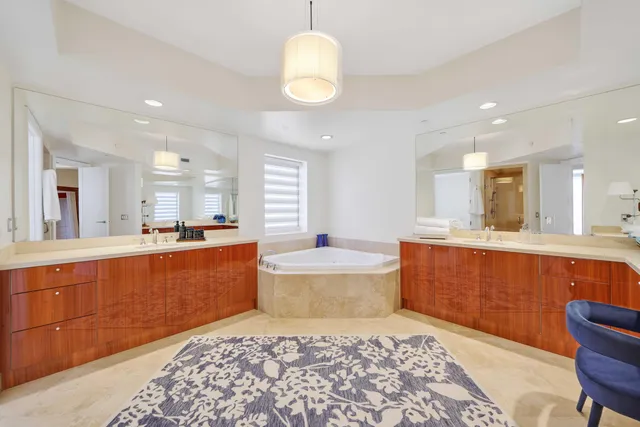 $3,995,000 | 2700 North Ocean Drive, Unit 1604A, Singer Island, FL 33404