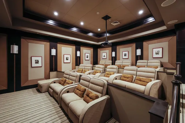 $3,995,000 | 2700 North Ocean Drive, Unit 1604A, Singer Island, FL 33404