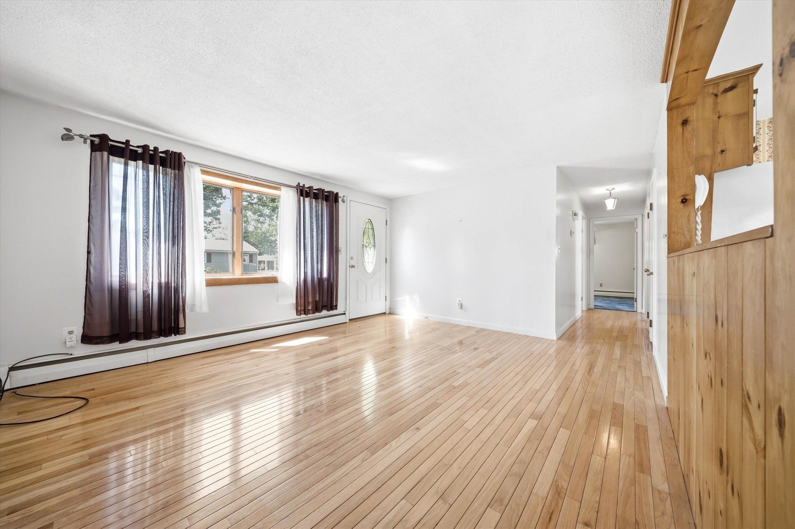 33 Ross Street Nashua, NH 03060 - Photo 3 of 31