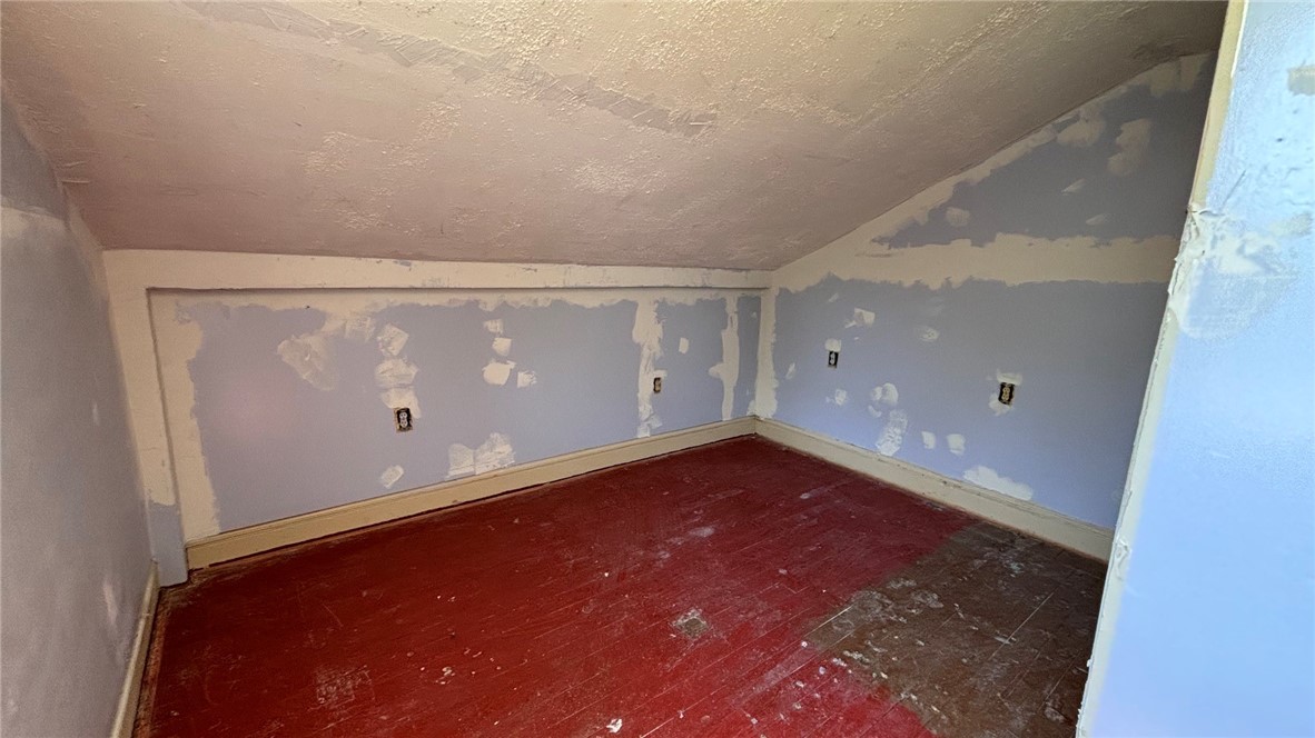 73 West Main Street Le Roy, NY 14482 - Photo 21 of 32 Bedroom 3