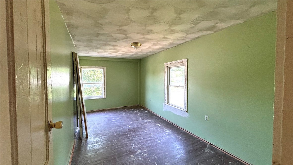 73 West Main Street Le Roy, NY 14482 - Photo 22 of 32 Bedroom 4