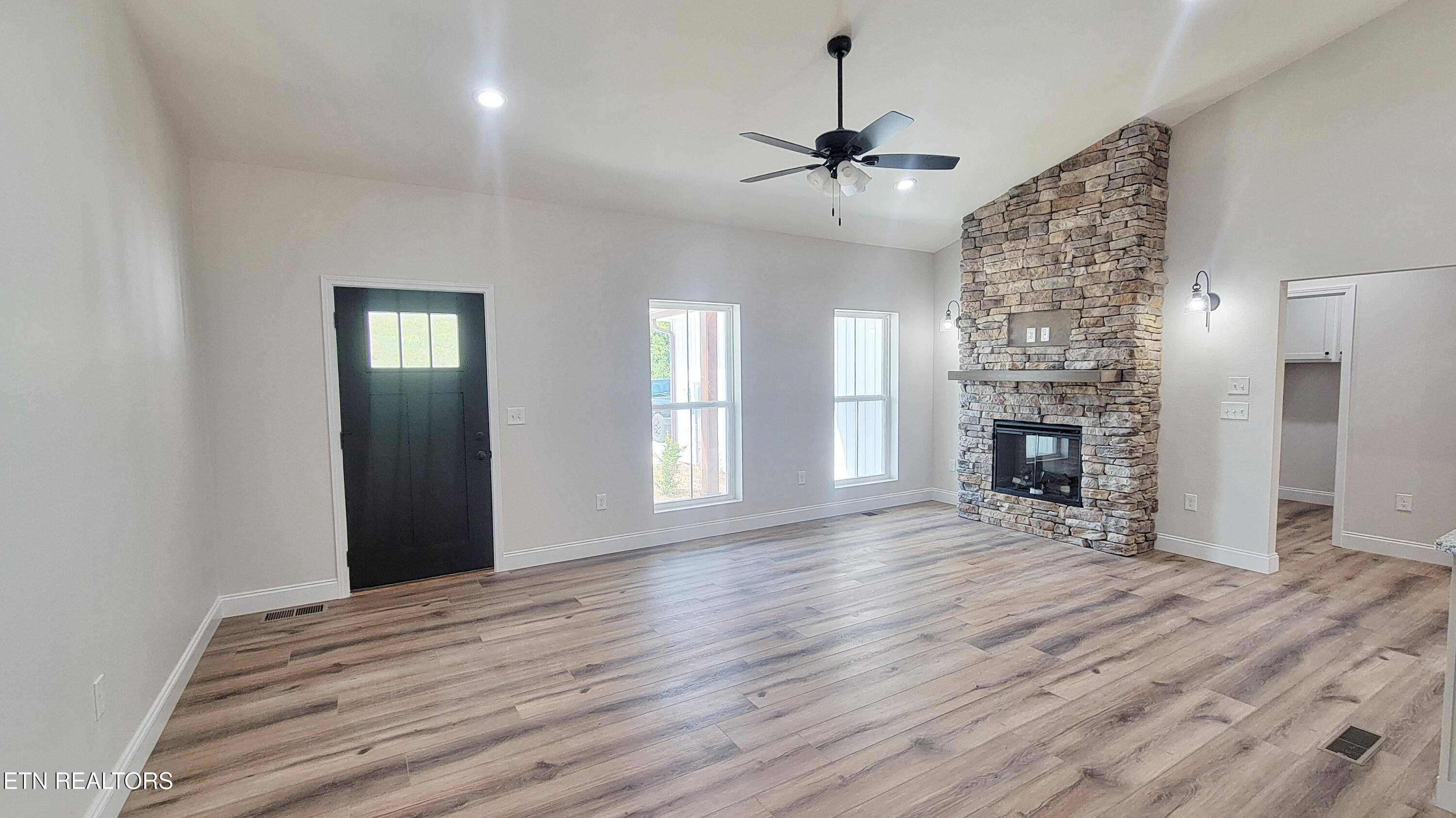 253 Splendor Way Parrottsville, TN 37843 - Photo 8 of 30 LARGE LIVING AREA