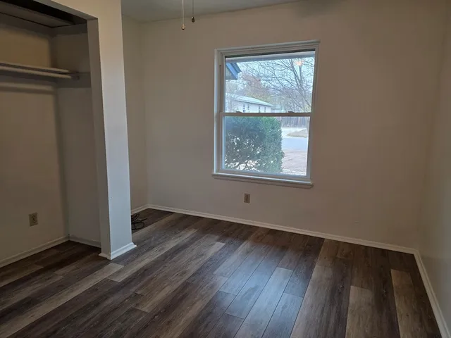 $2,100 | 221 Miller Street, Kerrville, TX 78028