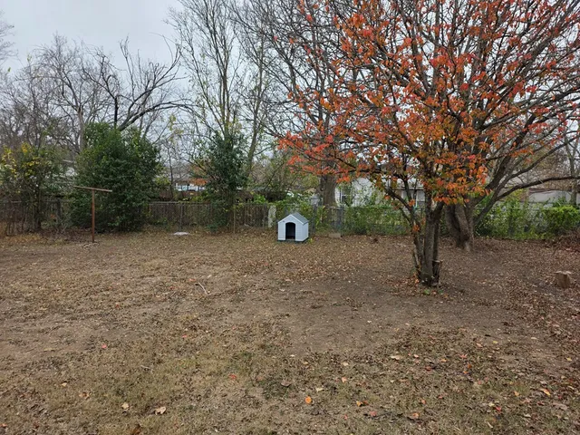 $2,100 | 221 Miller Street, Kerrville, TX 78028