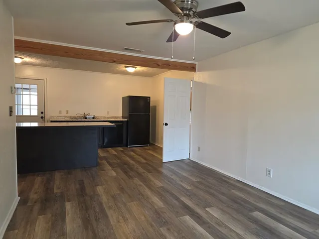 $2,100 | 221 Miller Street, Kerrville, TX 78028