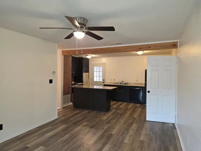 $2,100 | 221 Miller Street, Kerrville, TX 78028