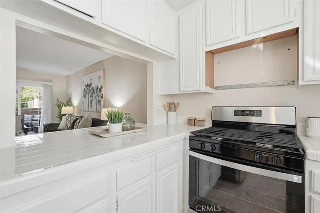 $825,000 | 3101 Plaza Del Amo, Unit 8, Torrance, CA 90503