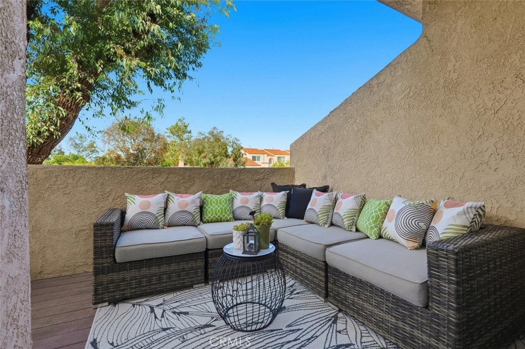 3101 Plaza Del Amo, Unit 8 Torrance, CA 90503 - Photo 24 of 31 a outdoor living room with furniture