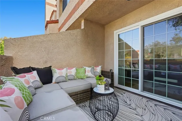 $825,000 | 3101 Plaza Del Amo, Unit 8, Torrance, CA 90503